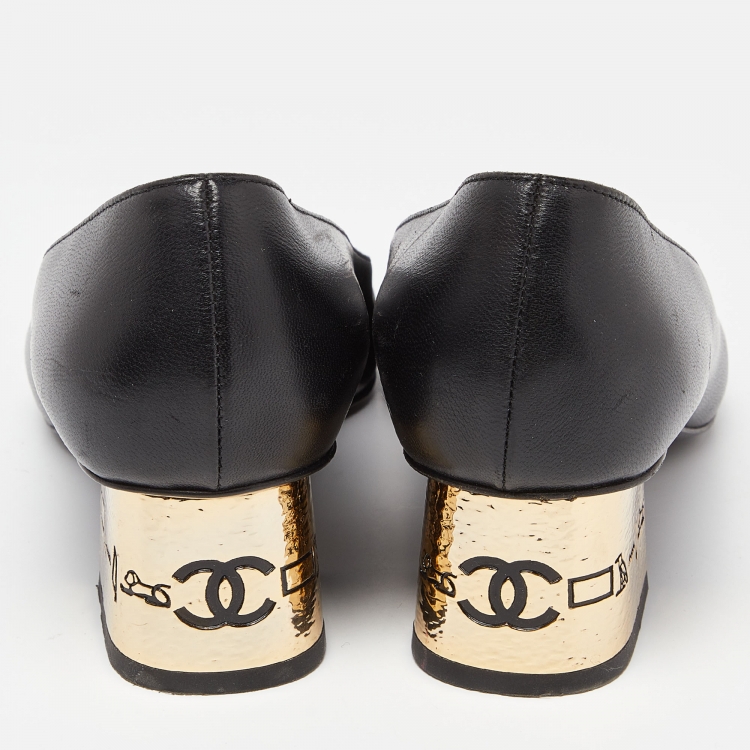 Pre Owned Chanel Black Leather and Fabric Cap Toe CC Pumps Size 37