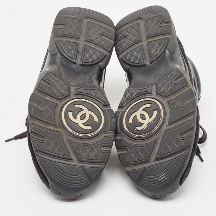 Pre Owned Chanel Black Fabric And Suede CC Low Top Sneakers Size 37.5