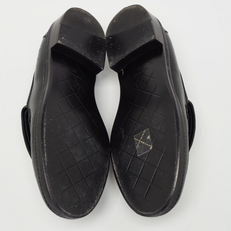 Pre Owned Chanel Black Quilted Leather CC Interlocking Logo Slip On Loafers Size 39