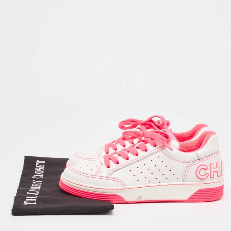Pre Owned Chanel White/Pink Leather 22P Trainer Sneakers Size 38.5