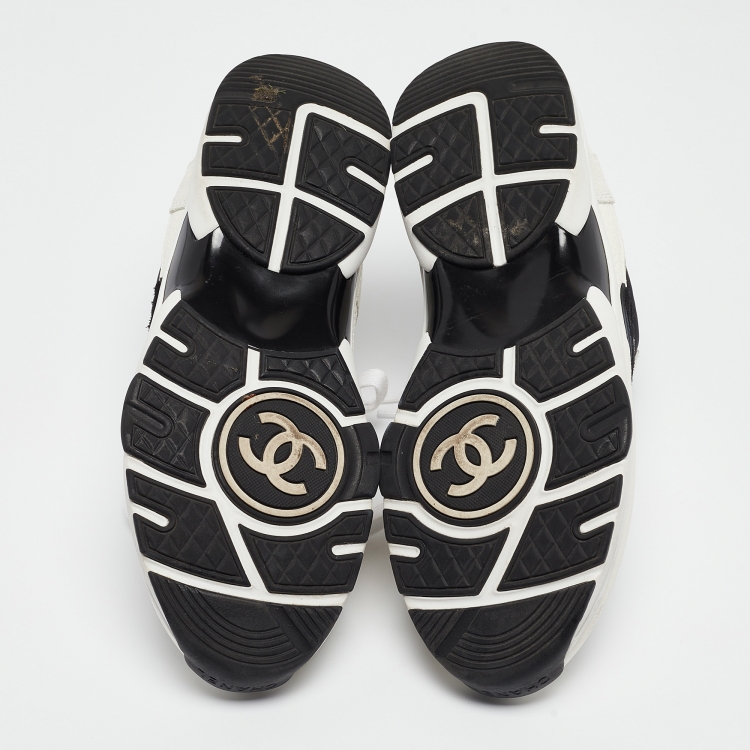 Pre Owned Chanel Grey Suede and Mesh CC Lace Up Sneakers Size 39