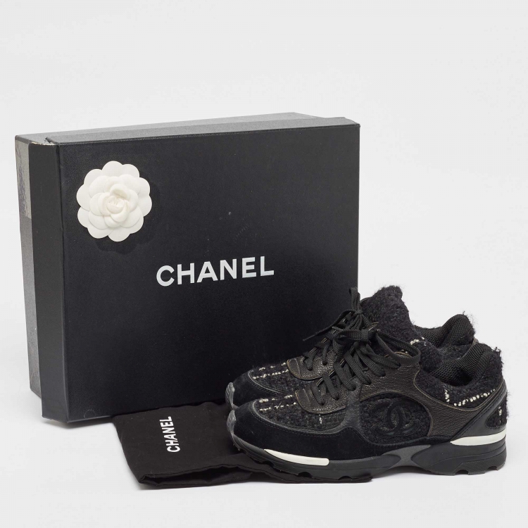 Pre Owned Chanel Black Tweed and Leather CC Low Top Sneakers Size 36.5