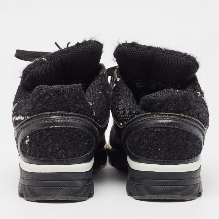 Pre Owned Chanel Black Tweed and Leather CC Low Top Sneakers Size 36.5