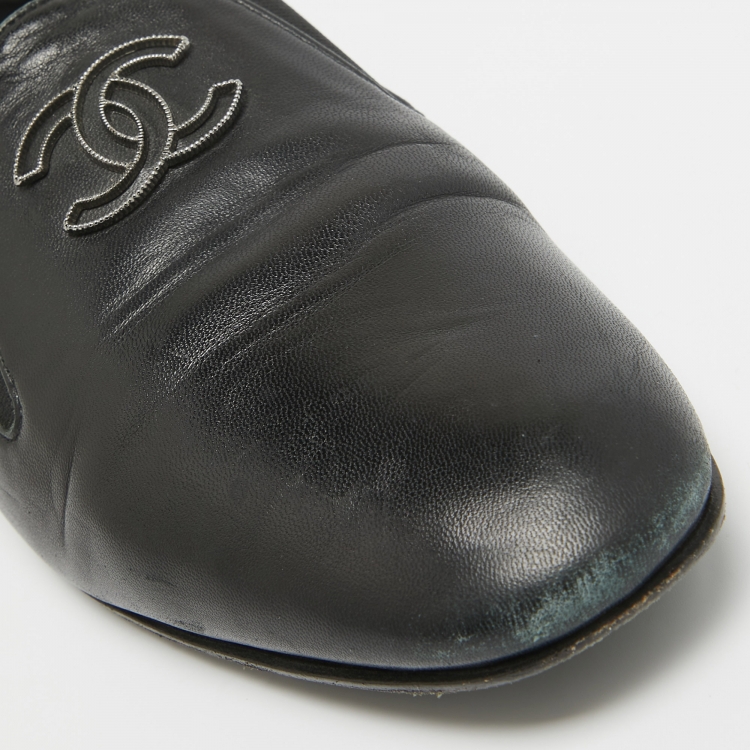 Pre Owned Chanel Black Leather CC Slip On Loafers Size 37.5