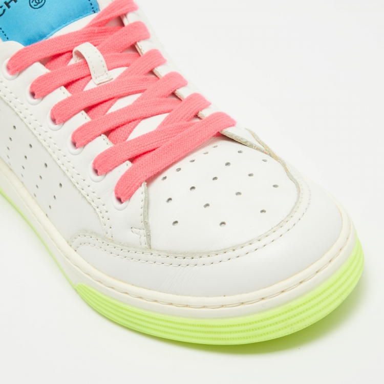 Pre Owned Chanel White Leather Logo Low Top Sneakers Size 38.5