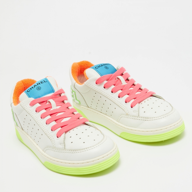 Pre Owned Chanel White Leather Logo Low Top Sneakers Size 38.5
