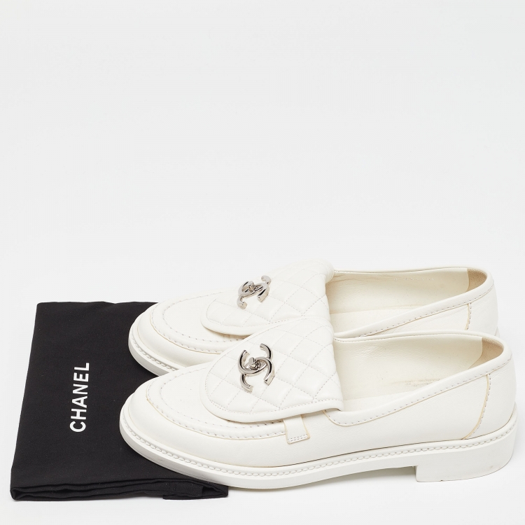 Pre Owned Chanel White Quilted Leather Flap Turn Lock CC Loafers Size 39