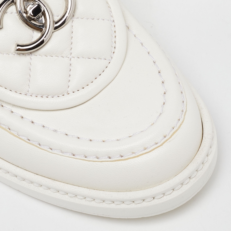 Pre Owned Chanel White Quilted Leather Flap Turn Lock CC Loafers Size 39
