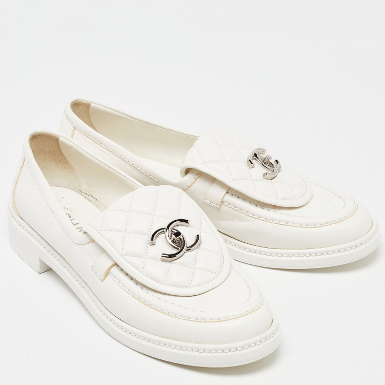Pre Owned Chanel White Quilted Leather Flap Turn Lock CC Loafers Size 39