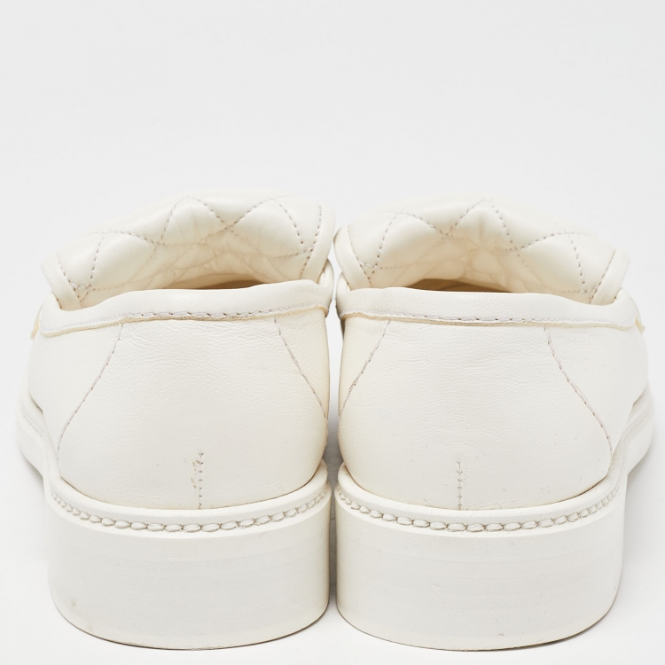 Pre Owned Chanel White Quilted Leather Flap Turn Lock CC Loafers Size 39