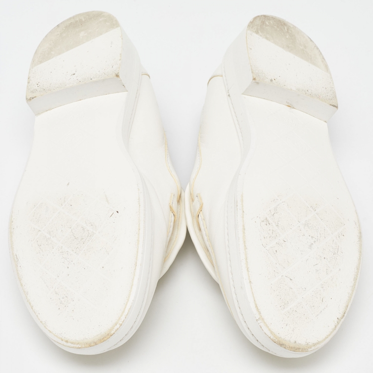 Pre Owned Chanel White Quilted Leather Flap Turn Lock CC Loafers Size 39