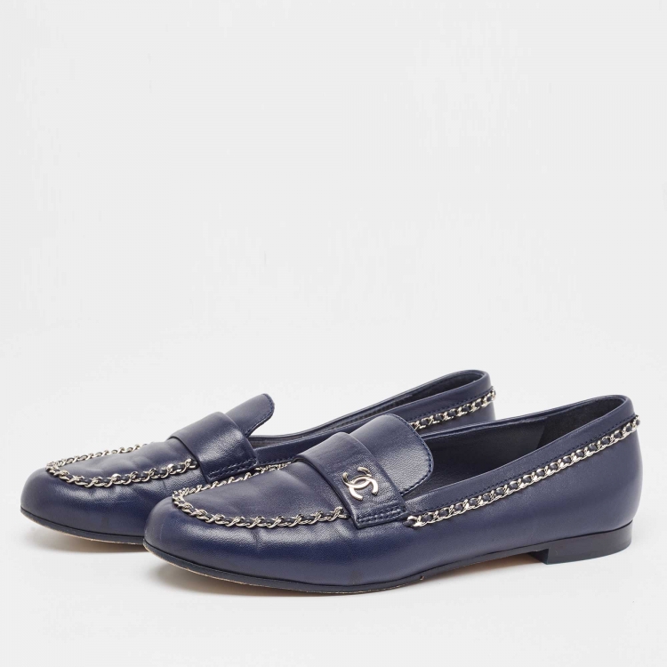 Pre Owned Chanel Navy Blue Leather Chain Detail CC Loafers Size 40
