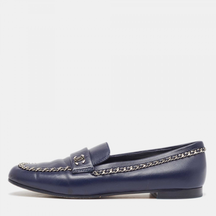 Pre Owned Chanel Navy Blue Leather Chain Detail CC Loafers Size 40