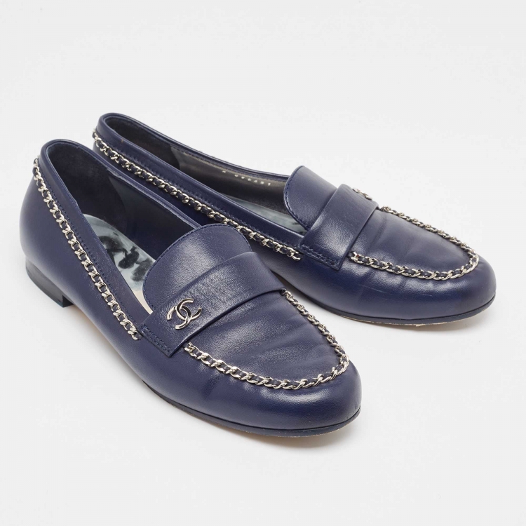 Pre Owned Chanel Navy Blue Leather Chain Detail CC Loafers Size 40