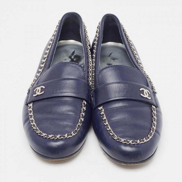 Pre Owned Chanel Navy Blue Leather Chain Detail CC Loafers Size 40