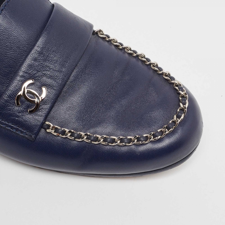 Pre Owned Chanel Navy Blue Leather Chain Detail CC Loafers Size 40