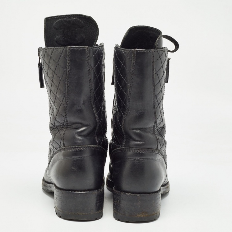 Pre Owned Chanel Black Leather Interlocking CC logo Combat Boots Size 36