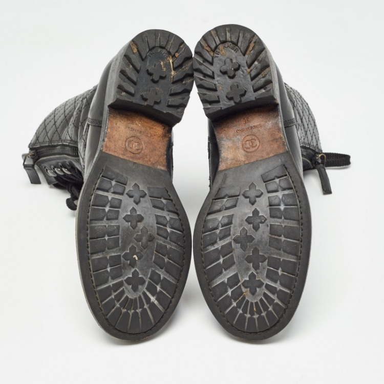 Pre Owned Chanel Black Leather Interlocking CC logo Combat Boots Size 36