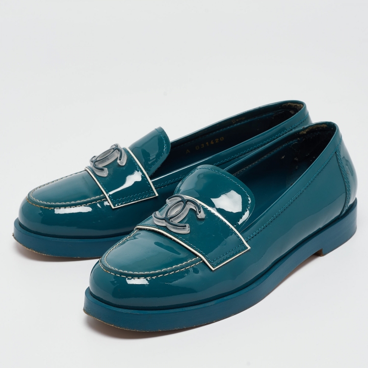 Pre Owned Chanel Turquoise Patent Leather CC Slip On Loafers Size 37