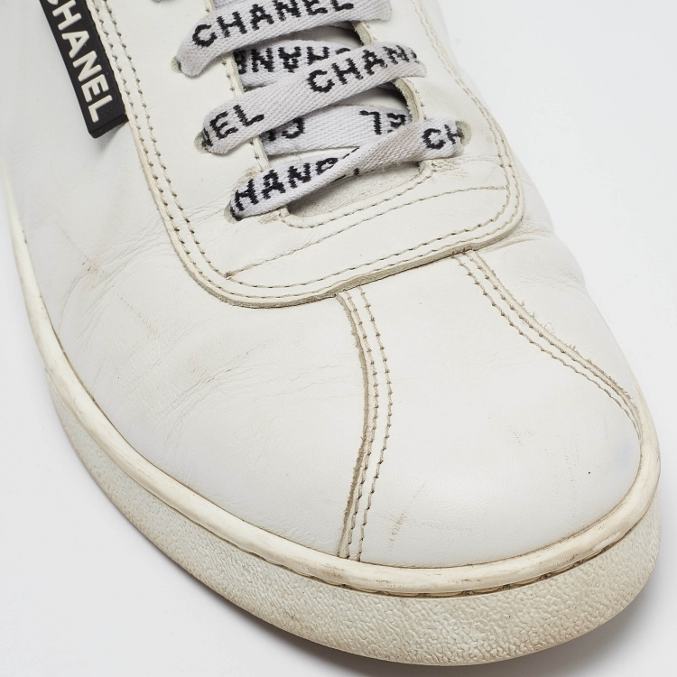 Pre Owned Chanel White Leather CC Low Top Sneakers Size 41