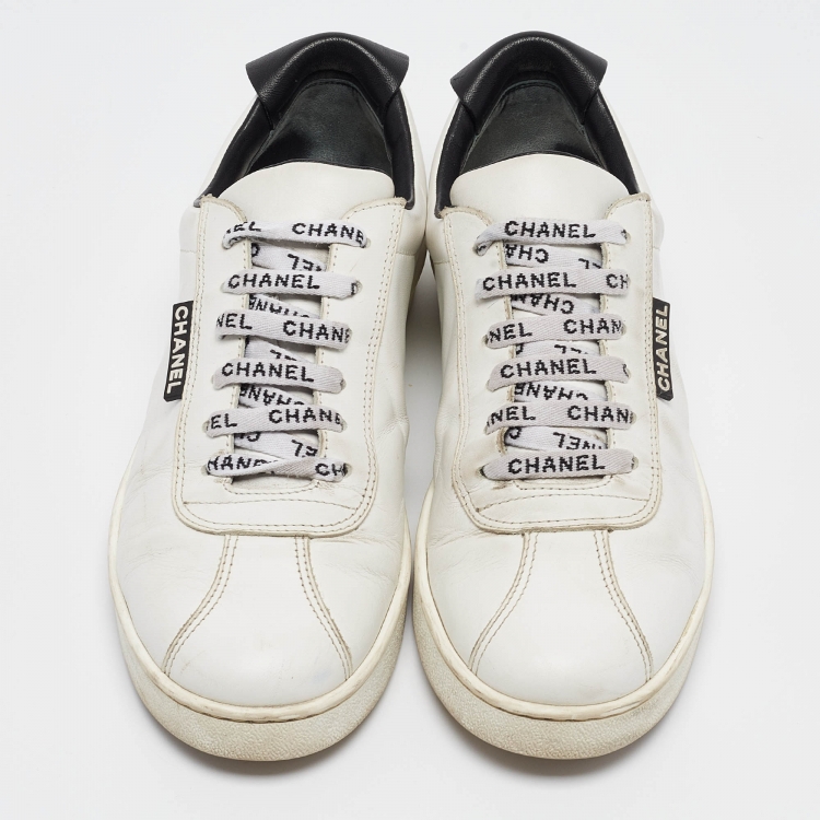 Pre Owned Chanel White Leather CC Low Top Sneakers Size 41