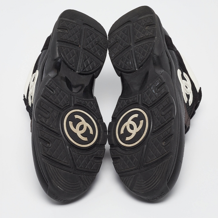 Pre Owned Chanel Black Leather and Mesh CC Low Top Sneakers Size 40