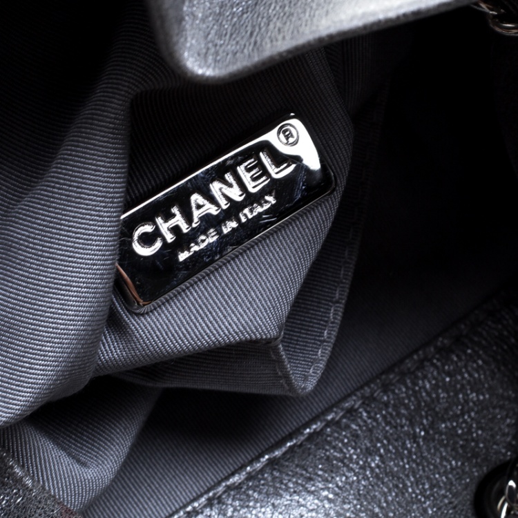 مملوكة مسبقًا Chanel Silver Quilted Leather Large Seoul Backpack