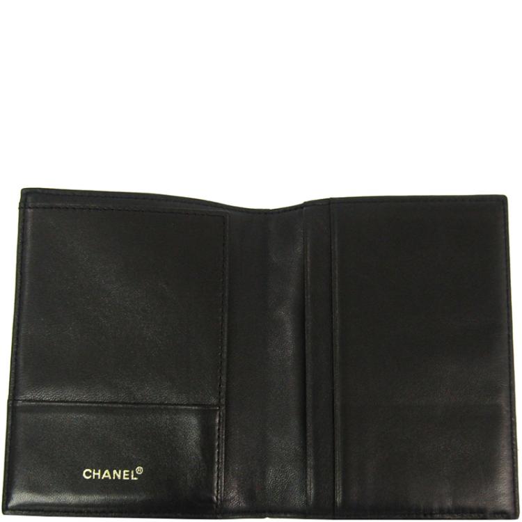 Pre Owned Chanel Black Bar Quilted Leather Card Holder Cover
