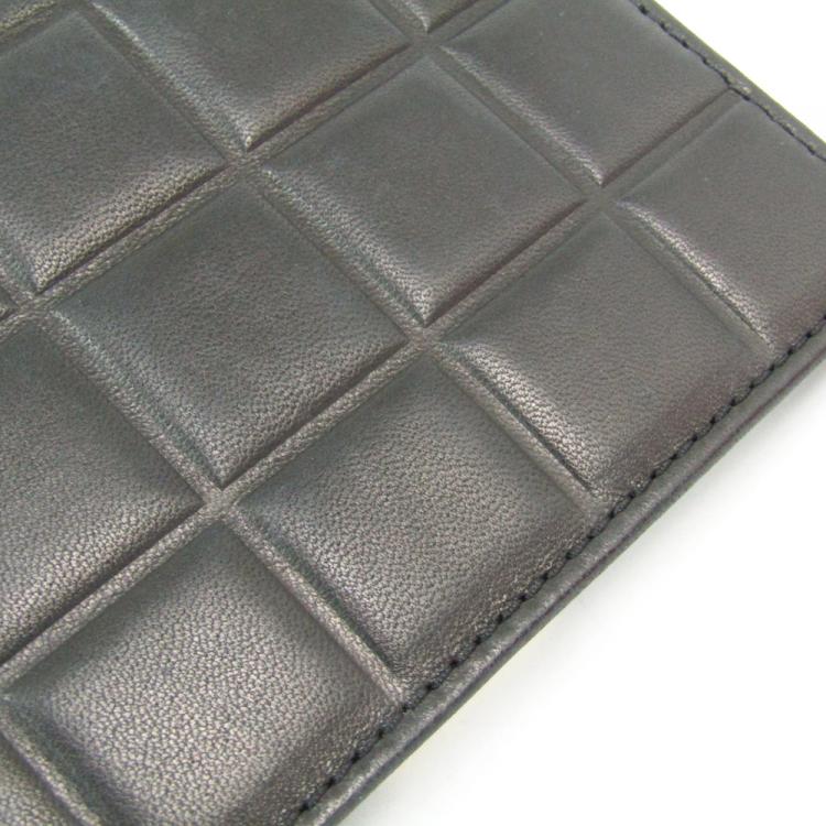 Pre Owned Chanel Black Bar Quilted Leather Card Holder Cover