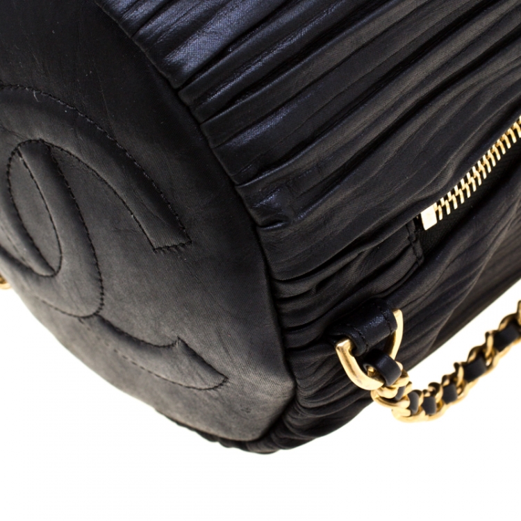 Pre Owned Chanel Black Pleats Leather CC Drawstring Backpack