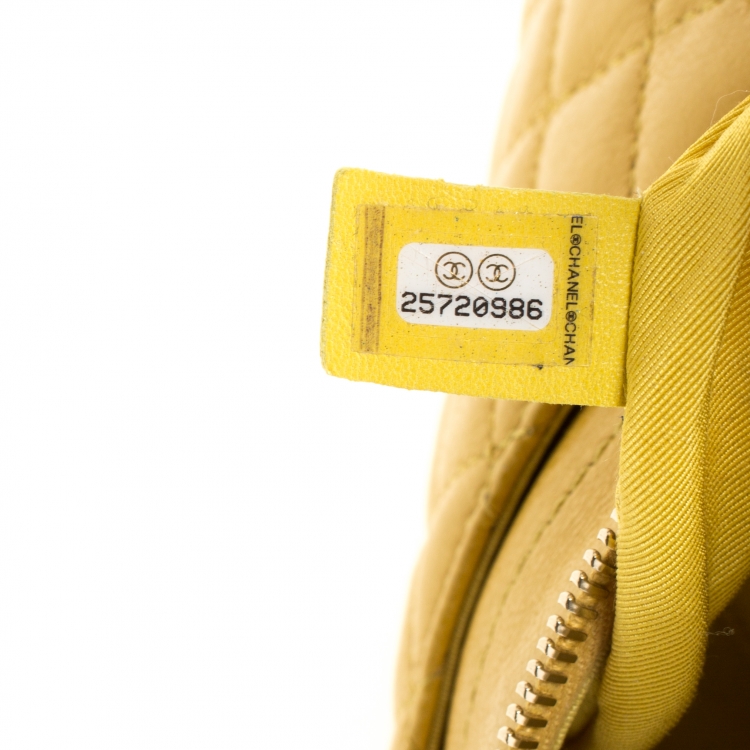 مملوكة مسبقًا Chanel Yellow Quilted Leather Fanny Pack Waistbelt Bag