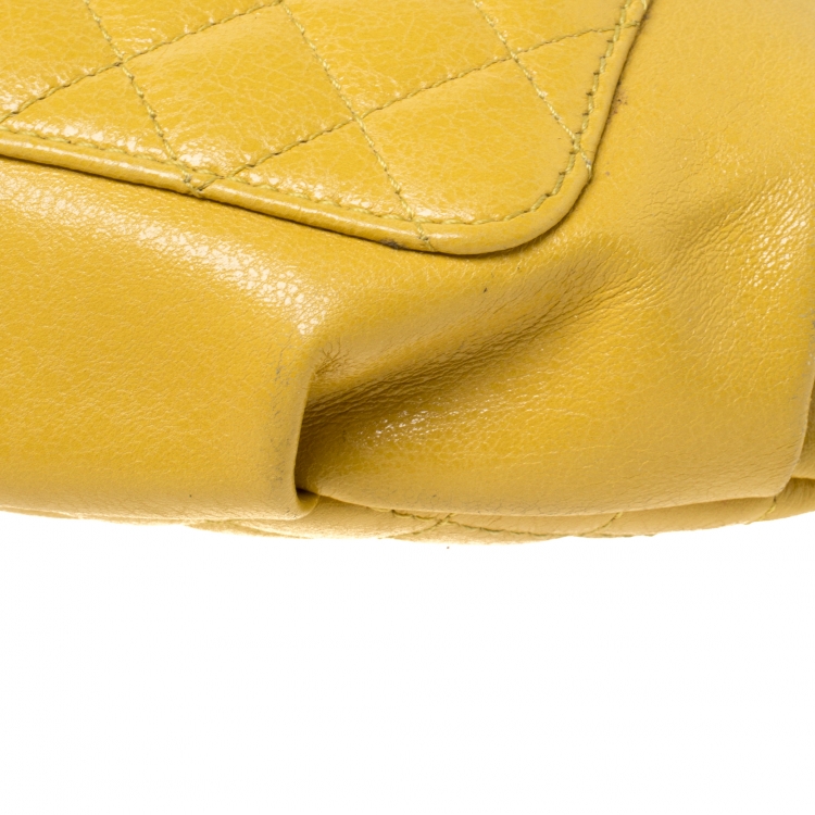 مملوكة مسبقًا Chanel Yellow Quilted Leather Fanny Pack Waistbelt Bag