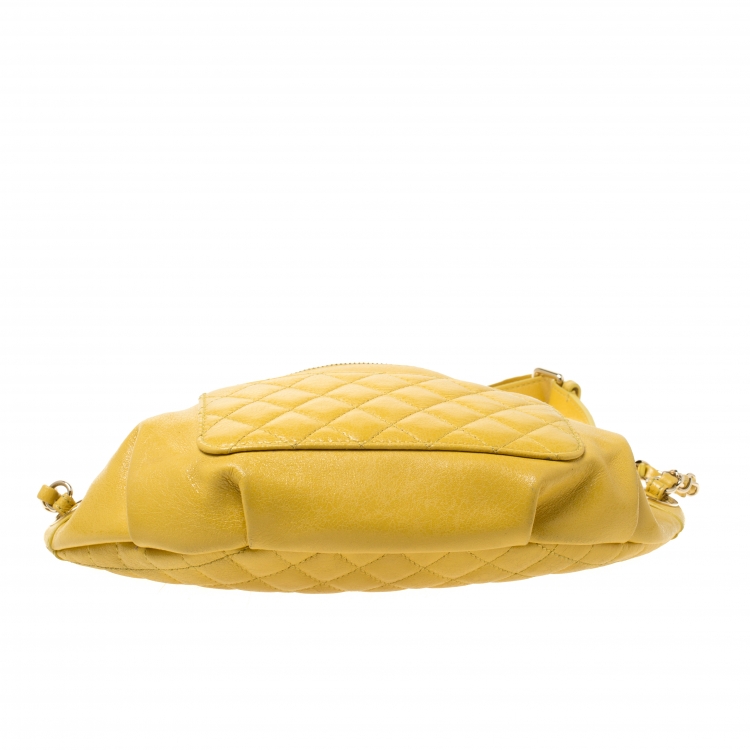 مملوكة مسبقًا Chanel Yellow Quilted Leather Fanny Pack Waistbelt Bag