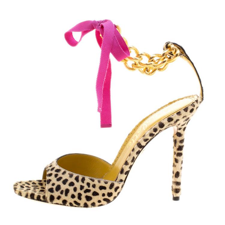 مملوكة مسبقًا Charlotte Olympia Leopard Print Pony Hair Chain Ankle Strap Sandals Size 39.5