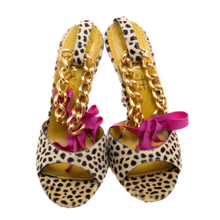 مملوكة مسبقًا Charlotte Olympia Leopard Print Pony Hair Chain Ankle Strap Sandals Size 39.5
