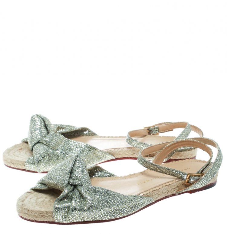 مملوكة مسبقًا Charlotte Olympia Metallic Silver Glitter Fabric Marina Knot Ankle Strap Flat Sandals Size 38.5