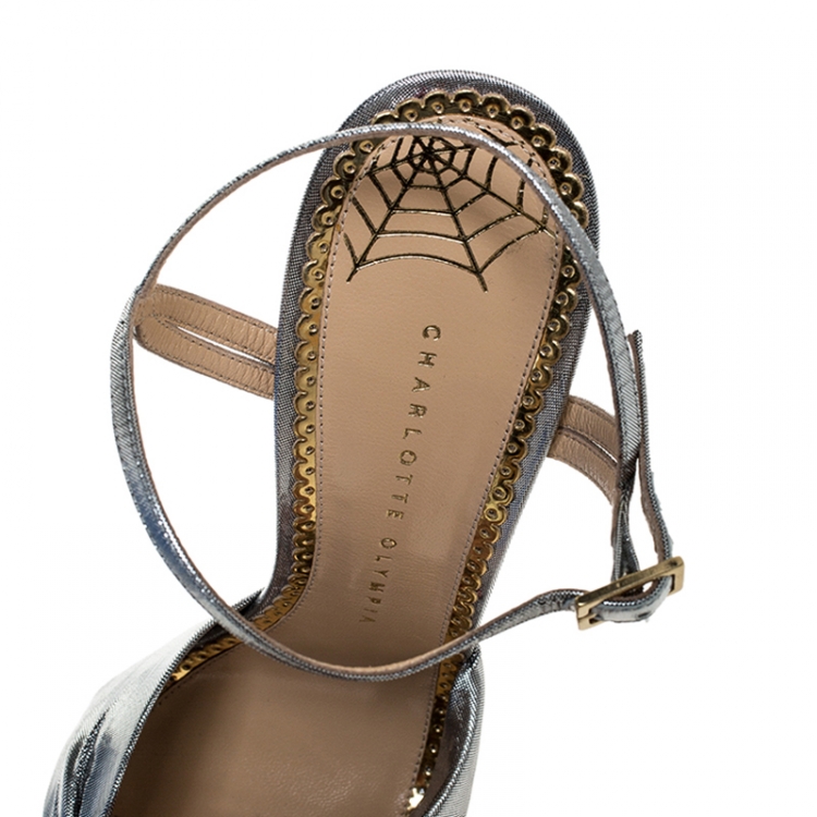 مملوكة مسبقًا Charlotte Olympia Metallic Silver Lame Fabric Farrah Knot Platform Sandals Size 40