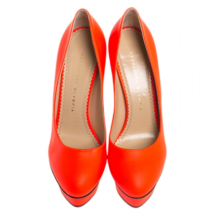 مملوكة مسبقًا Charlotte Olympia Orange Leather Dolly Platform Pumps Size 38