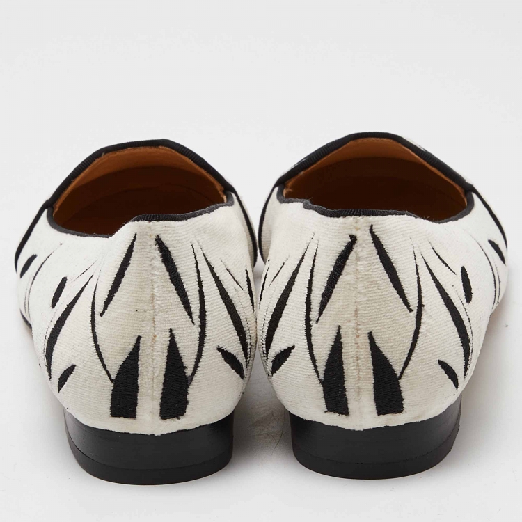 مملوكة مسبقًا Charlotte Olympia White/Black Velvet Kitty Ballet Flats Size 38