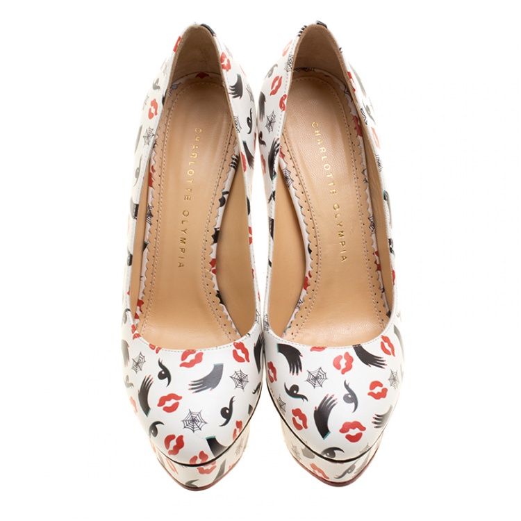 مملوكة مسبقًا Charlotte Olympia M.A.C Collection White Printed Leather Dolly Pumps Size 37