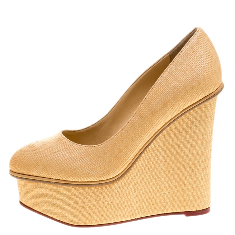 مملوكة مسبقًا Charlotte Olympia Beige Raffia Carmen Wedge Platform Pumps Size 38