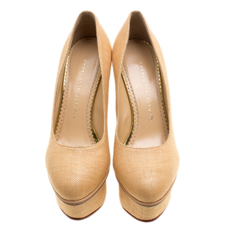 مملوكة مسبقًا Charlotte Olympia Beige Raffia Carmen Wedge Platform Pumps Size 38