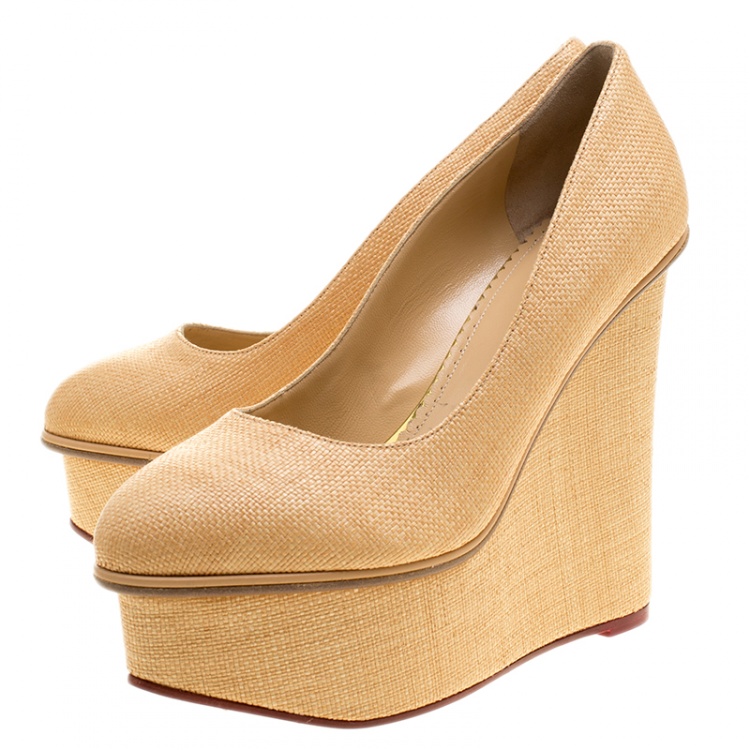 مملوكة مسبقًا Charlotte Olympia Beige Raffia Carmen Wedge Platform Pumps Size 38