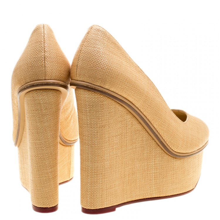 مملوكة مسبقًا Charlotte Olympia Beige Raffia Carmen Wedge Platform Pumps Size 38