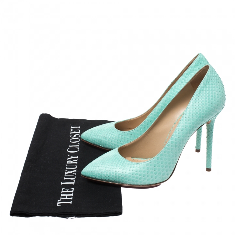 مملوكة مسبقًا Charlotte Olympia Aqua Blue Python Monroe Pointed Toe Pumps Size 38