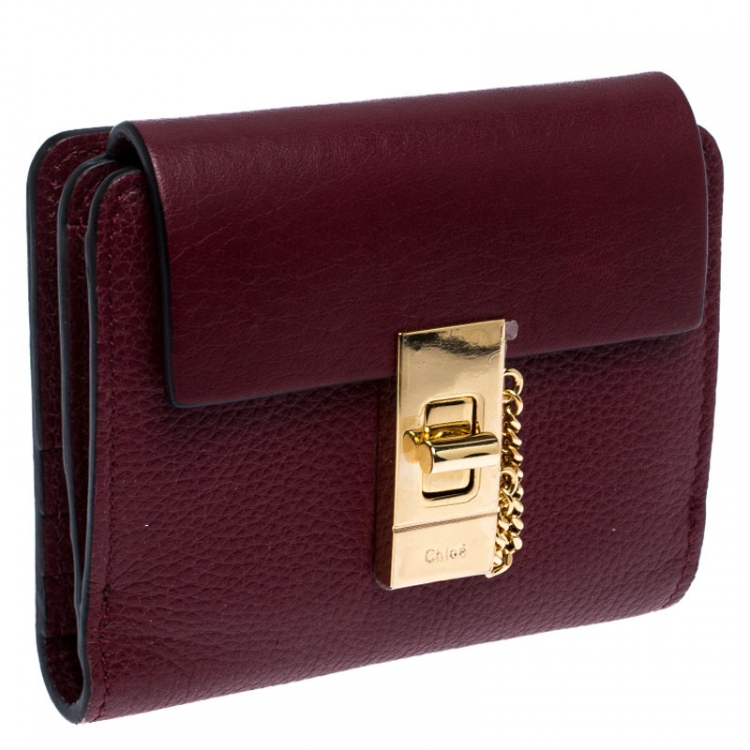 Pre Owned Chloe Burgundy Quilted Leather Compact Drew Wallet