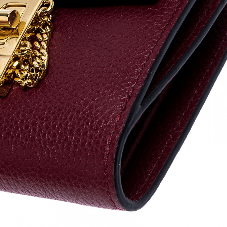 Pre Owned Chloe Burgundy Quilted Leather Compact Drew Wallet