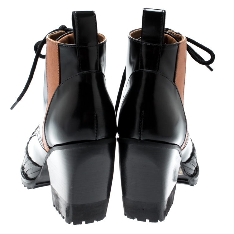 مملوكة مسبقًا Chloé Black Leather Rylee Rubber Cap Toe Lace Up Ankle Boots Size 36