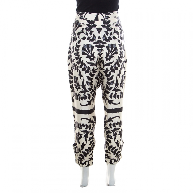 Pre Owned Chloe Monochrome Floral Printed Silk Tapered Pants M