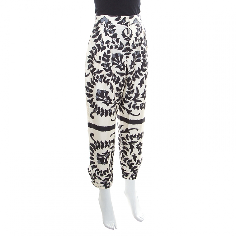 Pre Owned Chloe Monochrome Floral Printed Silk Tapered Pants M